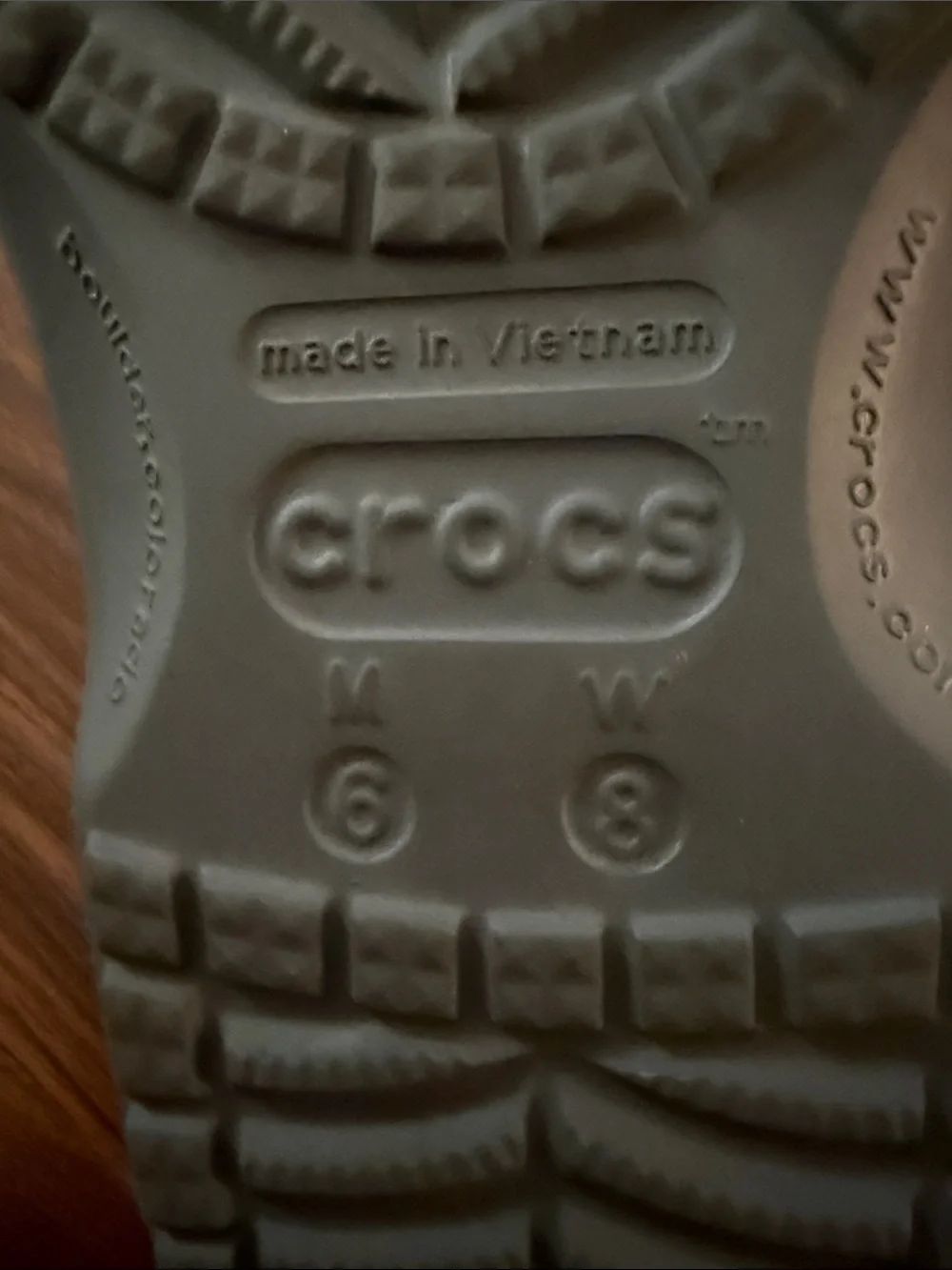 CROCS Classic Clog in Gray